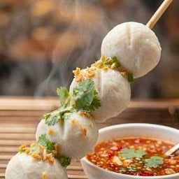 ลูกชิ้นปิ้ง มังงะ&ผลไม้สด สุวรรณภูมิ