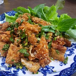 ลาบไก่กรอบเจ