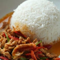 พะแนงราดข้าว