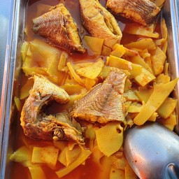 แกงส้มปลาทะเล หน่อไม้