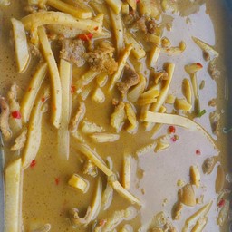 แกงหมูหน่อไม้