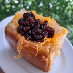 ฝอยทอง ลูกเกด