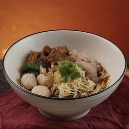 ก๋วยเตี๋ยวเนื้อทุกอย่าง (ชิ้น สด ตุ๋น)