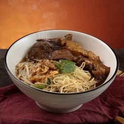 ก๋วยเตี๋ยวเนื้อตุ๋น