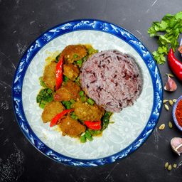 ข้าวไก่กรอบซอสแกงเขียวหวาน