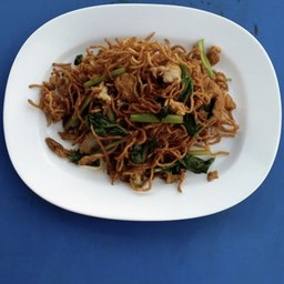 ผัดซีอิ๊วหมี่กรอบพิเศษ