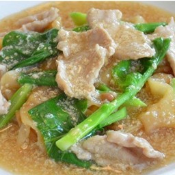 ราดหน้าหมู