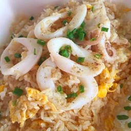 ข้าวผัด ปลาหมึก+ใส่ไข่1ฟอง