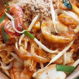 วีว่า.ผัดกระเพรา ผัดไทย ข้าวผัดปู