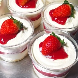 เค้กสตอเบอรี่ครีมสด