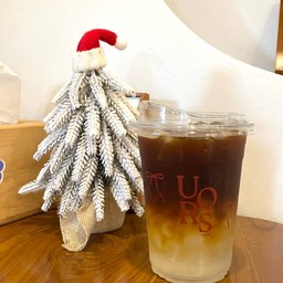 Ours Cafe ที่แปลว่าพวกเรา