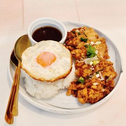 ไก่กรอบซอสน้ำปลา