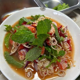 ยำแซลม่อนตะไคร้หอม