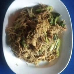 ผัดซีอิ๊วเส้นหมี่พิเศษ