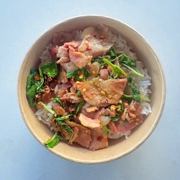 ข้าวกะเพราเบคอน