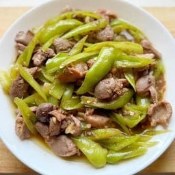 เครื่องในไก่ผัดพริกหยวก เป็นกับ