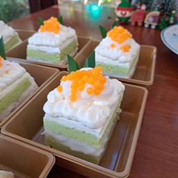 เค้กใบเตยมะพร้าวน้ำหอมครีมสด