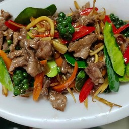 ผัดฉ่าเนื้อ เป็นกับ