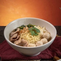 ก๋วยเตี๋ยวลูกชิ้นหมูสด