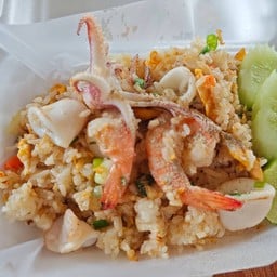 ข้าวผัดรวมมิตร