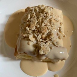 ไดน่าขนมปังปิ้งไส้ทะลัก