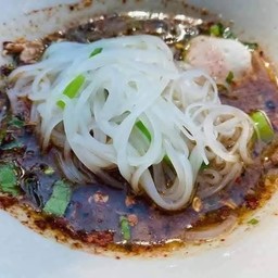 ก๋วยเตี๋ยวเรือหมูน้ำตก