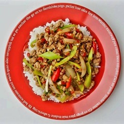 หมูสับผัดพริกหยวกราดข้าวหอมมะลิ+ไข่ดาว