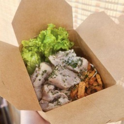 หมี่หมูนุ่ม (ซอสนัว ไม่เผ็ด)