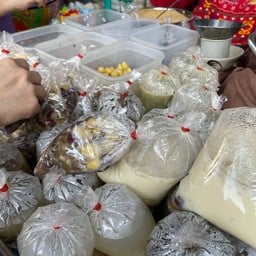 น้ำเต้าหู้เจ๊พร วัดแขก เจ้าเก่า