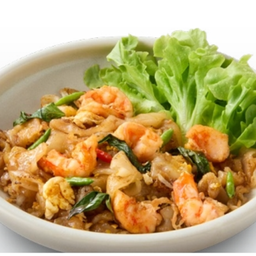 L เส้นใหญ่คั่วกุ้งใบโหระพา
