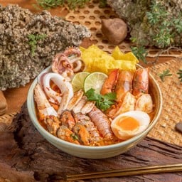 ก๋วยเตี๋ยวต้มยำยกทะเล