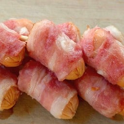 เบคอนผัดไส้กรอก