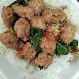 กระเพราหมูเด้ง