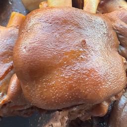 คาจัก เอ๋นกรุบมัน แถมไข่