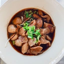 ก๋วยเตี๋ยวเรือยายเปิ้ล