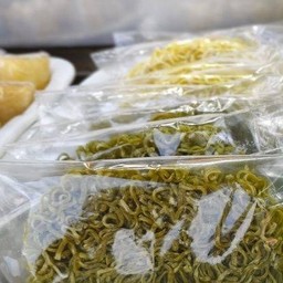 เส้นผ้กหมี่หยก