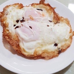 ข้าวไข่ดาวซอสแม็กกี้