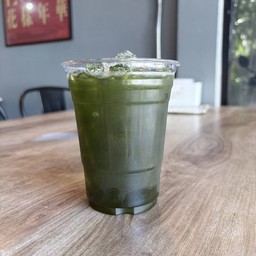 green tea / ชาเขียวเย็น