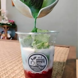 Matcha Strawberry Oat Milk