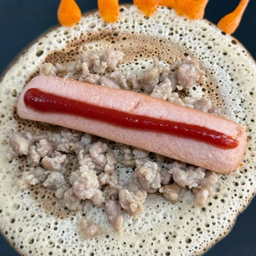 M3 หมูสับ+ไส้กรอก+ซอสมะเขือเทศ