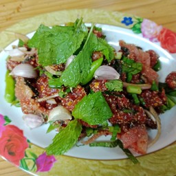 ก้อยเนื้อ/ขม