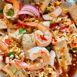 ซั่วมาม่ากุ้งหมูยอ