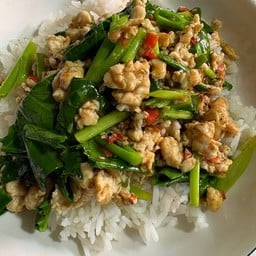 ผัดคะน้าไก่สับ