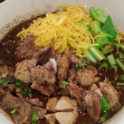 ก๋วยเตี๋ยวเนื้อเปื่อย