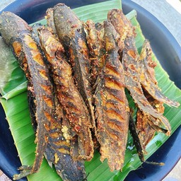 ปลาดุกทอดขมิ้น