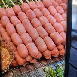 ไส้กรอกแดงย่างน้ำจิ้มพริกสด -