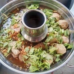 หม้อไฟหมูรวม (หมูรวมทุกอย่าง)