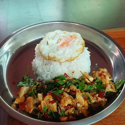 ข้าวกะเพราไก่