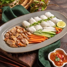 เส้นหมี่หมูย่างตะไคร้