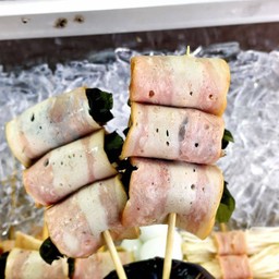 สาหร่ายวากาเมะพันเบค่อน